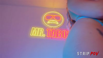 StripPOV: gorgeous Exotic Dancer, Luna Legend, Gets Tempted With massive pipe During Lapdance